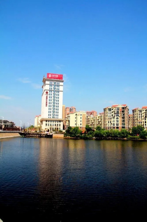 Vienna Hotel Xinyang Pingqiao Century Plaza Store