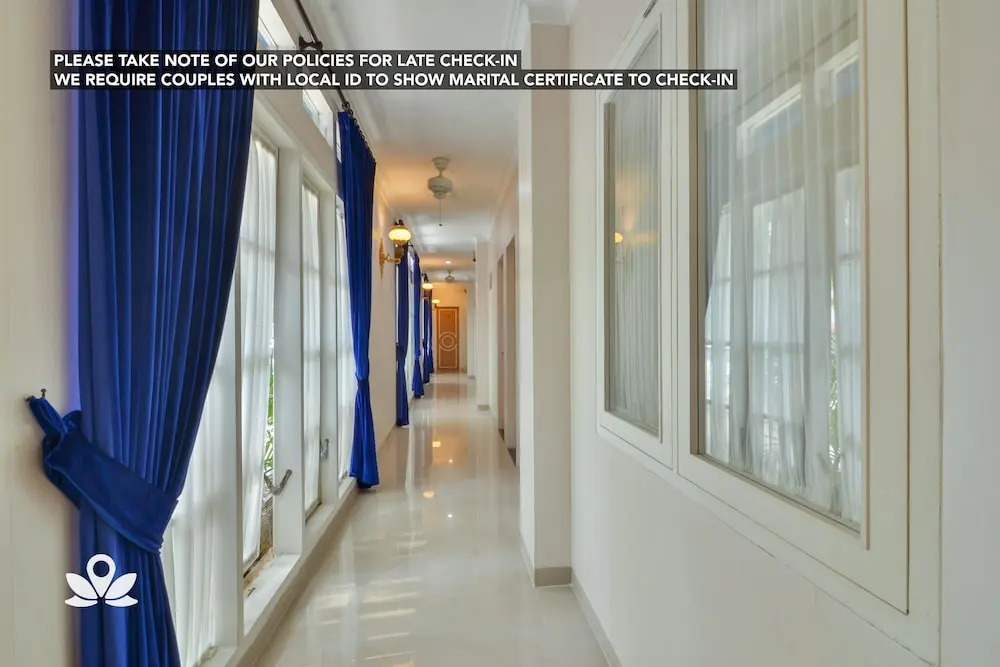 ZEN Rooms Capital Residence