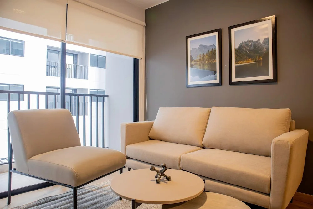 w Magnificent 2BR w/ Balcony in Miraflores