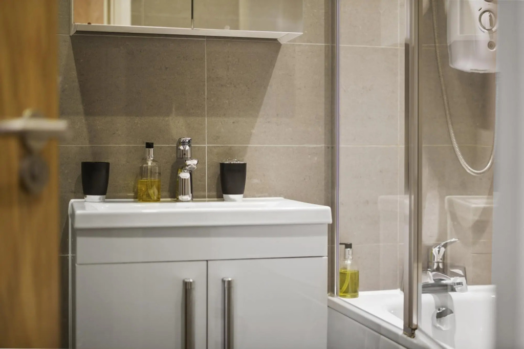London Heathrow Living Serviced Apartments - Apt 6