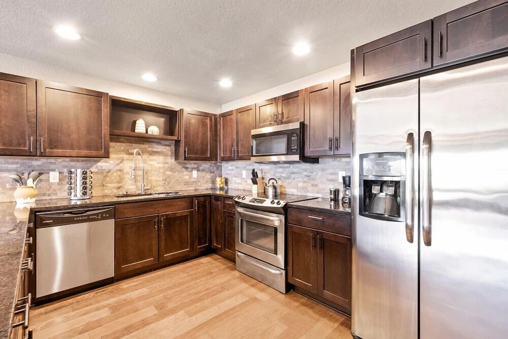 Spectacular Townhome near Breweries and River District!