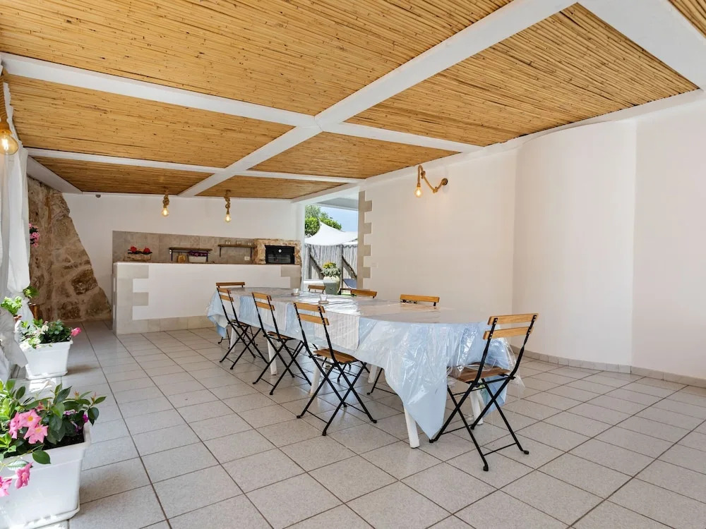 Premium Holiday Home in Santa Maria with Hot Tub