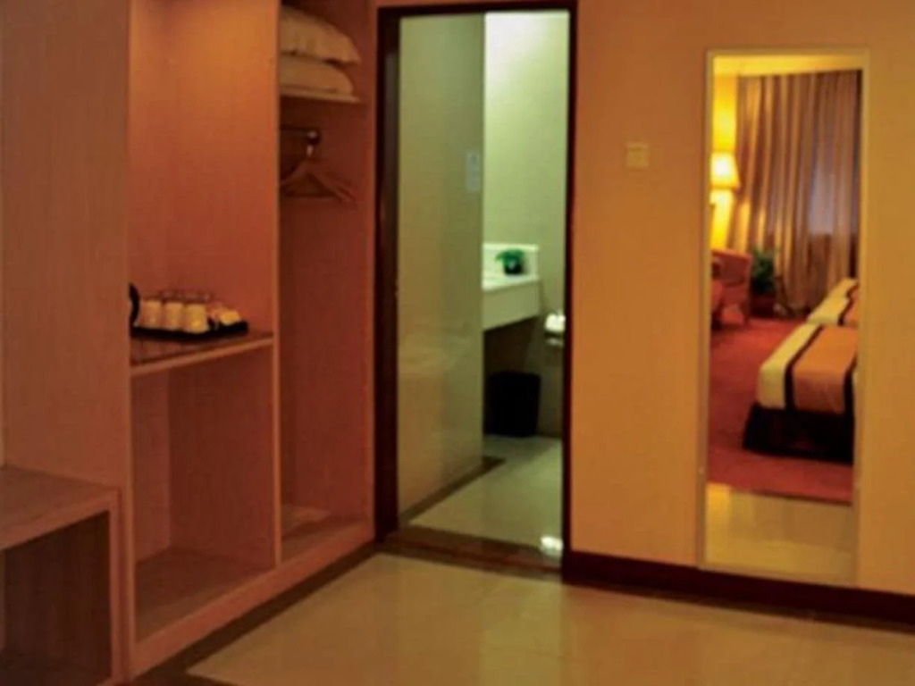Tang Dynasty Park Hotel