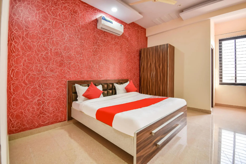OYO 70183 Hotel Sai Kripa