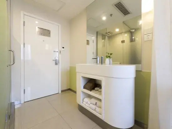 Zhotels (Shanghai International Tourist Resort Xiuyan Road Metro Station)