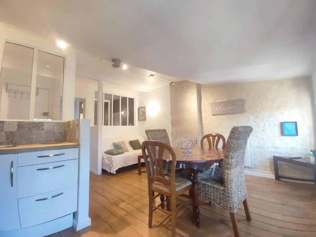 Lescale Niortaise - Centre-ville - 10mn Gare - WIFI - Netflix