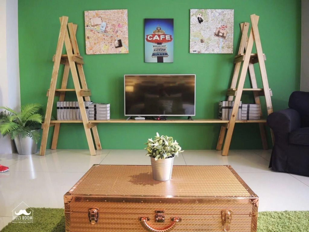 Huzi Room