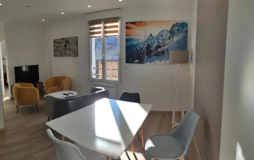 Joli appartement rénové avec terrasse