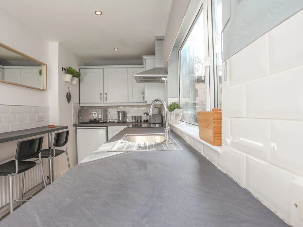 Belfast Budget Donegall Avenue 50