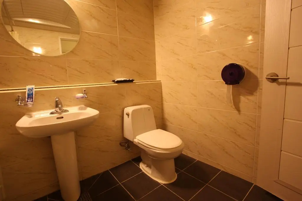 Liv Life Hotel