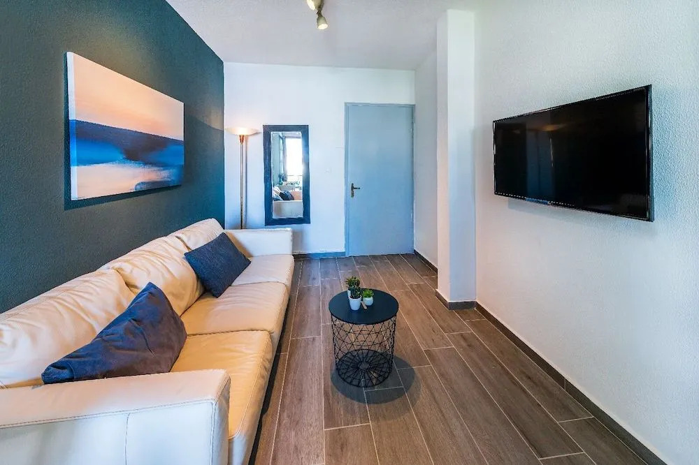 Jonathan City Apartment