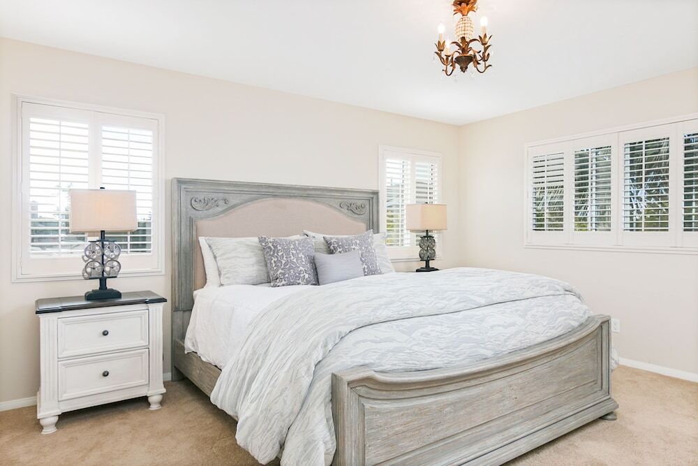 2462 Pierpont Blvd Home