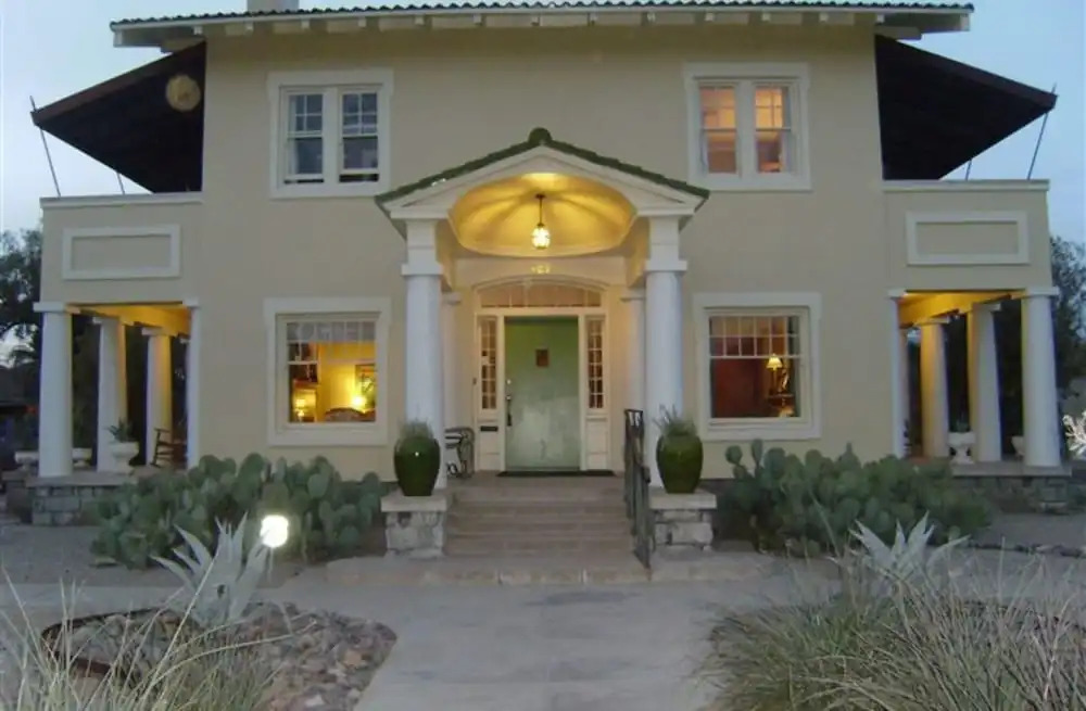 Catalina Park Inn Bed and Breakfast