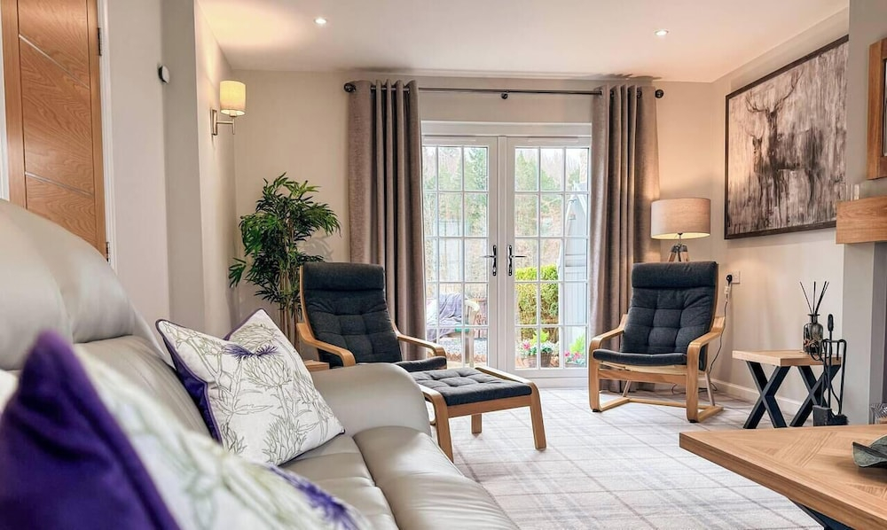 Quiet Riverside Retreat in Royal Deeside Ballater