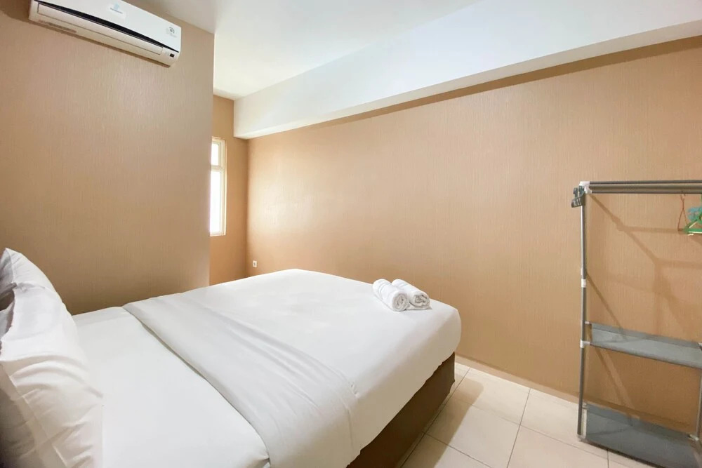 Comfort And Elegant 4Br Combined At Springlake Summarecon Bekasi Apartment