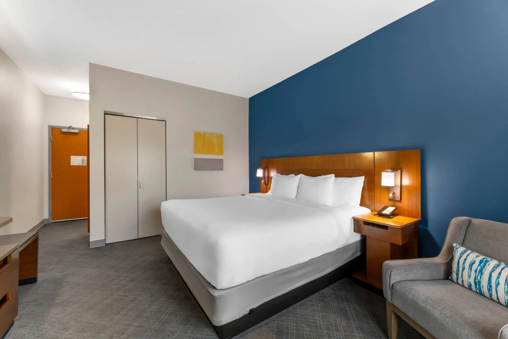 Comfort Inn & Suites Akron South