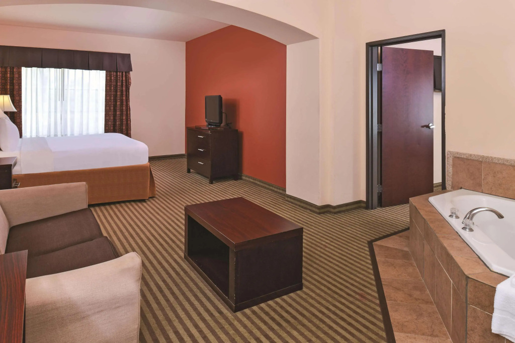 La Quinta Inn & Suites by Wyndham Woodward