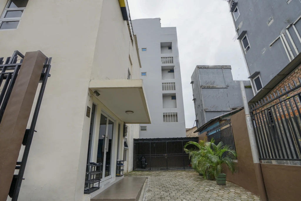 RedDoorz Syariah Near Transmart Mall Palembang
