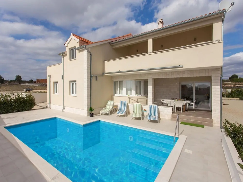 Spacious Villa in Vodice With Pool