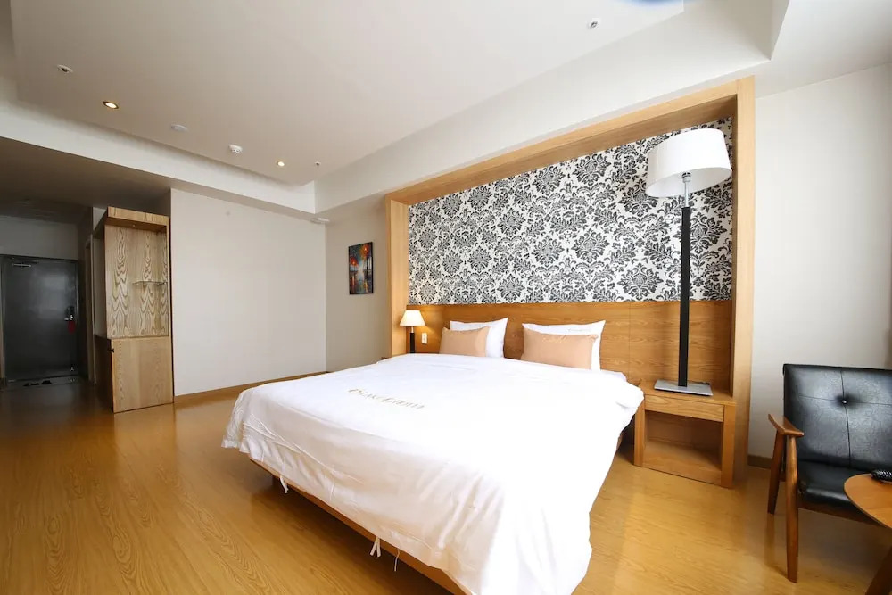 Lake 45 Hotel