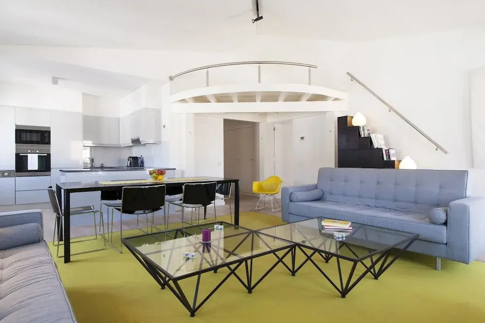 GuestReady - Central stylish home with parking