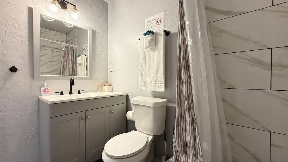 Budget-friendly Studio in OKC Private Entry 20-3