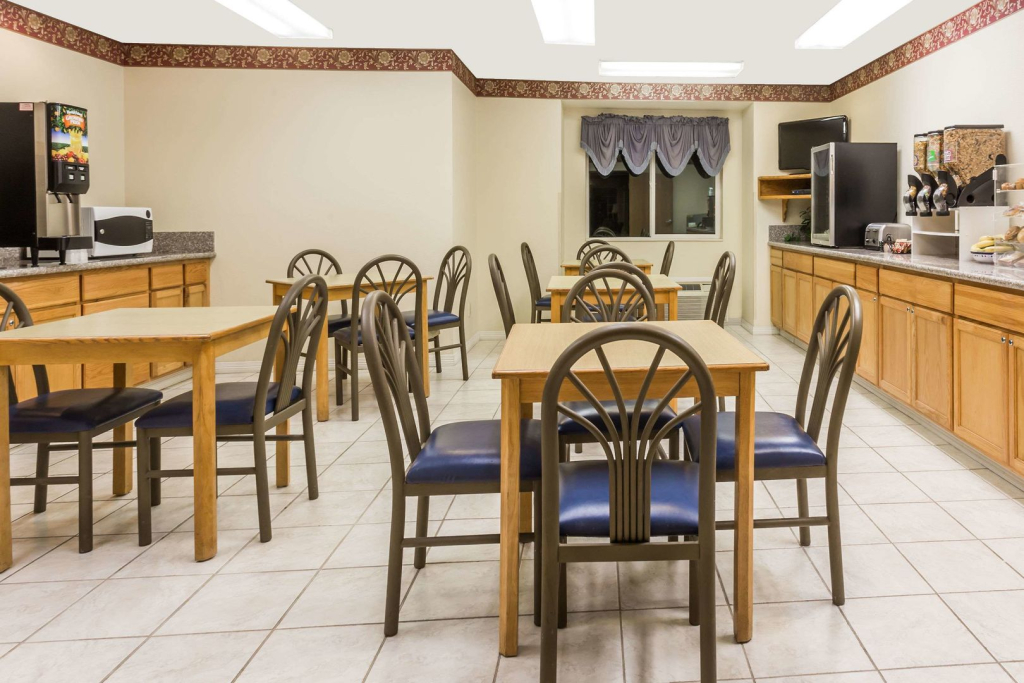 Boarders Inn and Suites Brush (ex.Microtel Inn by Wyndham Brush)