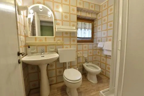 Hotel Petit Dahu - Chambres et Restaurant