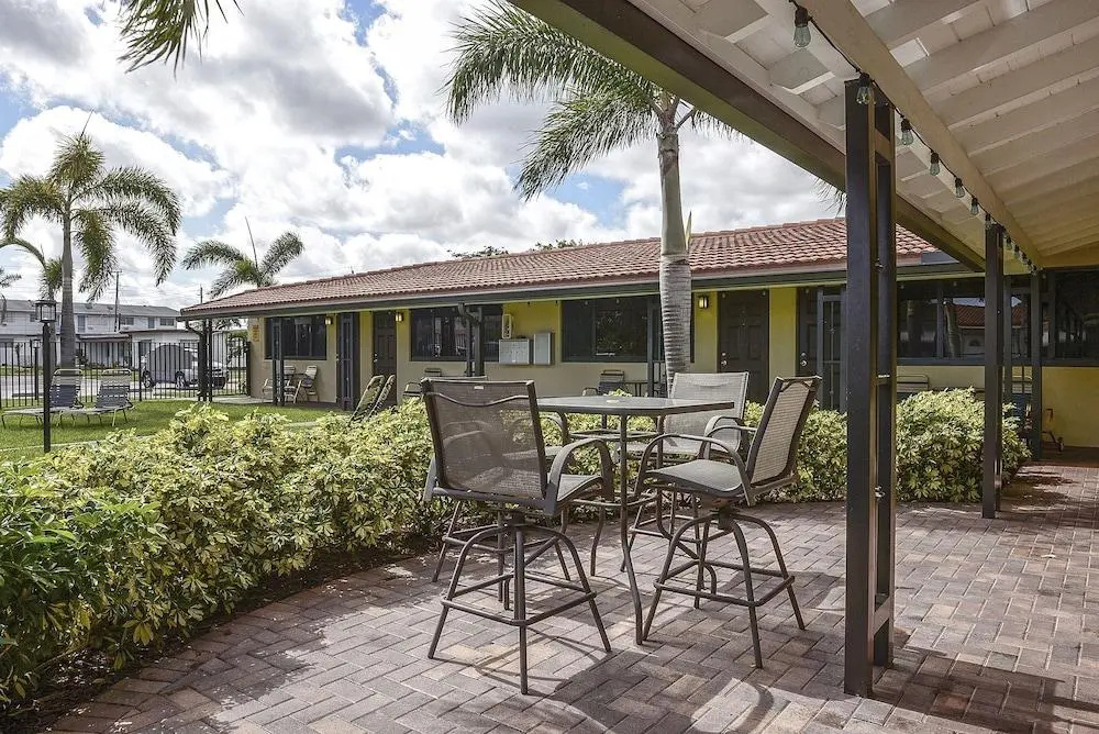 Shell Studios Hallandale Beach