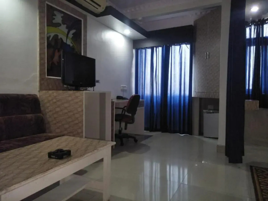 FabHotel Backstreet, Bhopal Railway Station