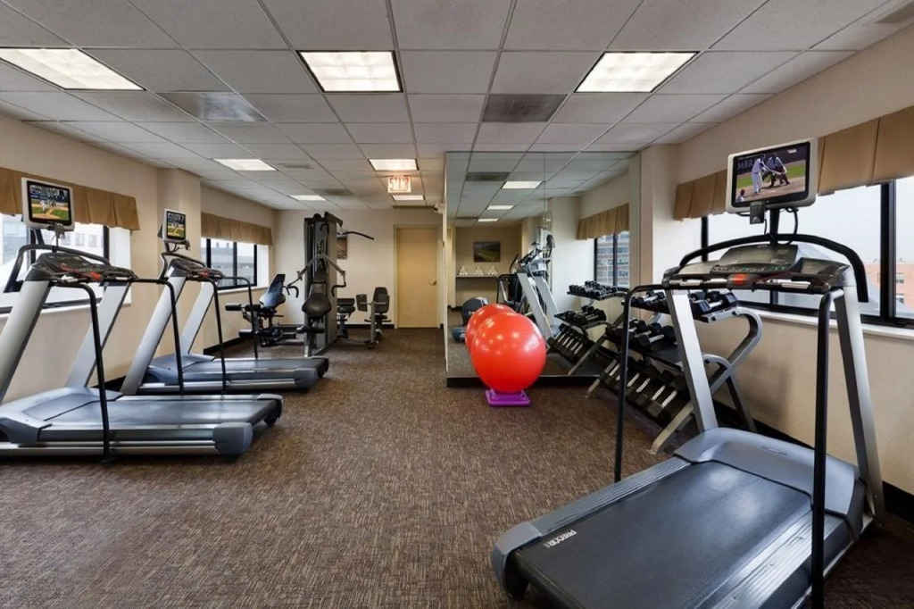 Holiday Inn & Suites Chicago-Downtown by IHG