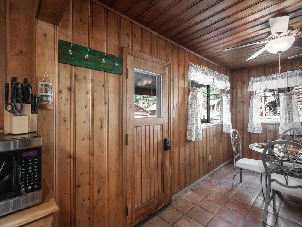 Mechem Dr Apache Village & Cabins by VTrips