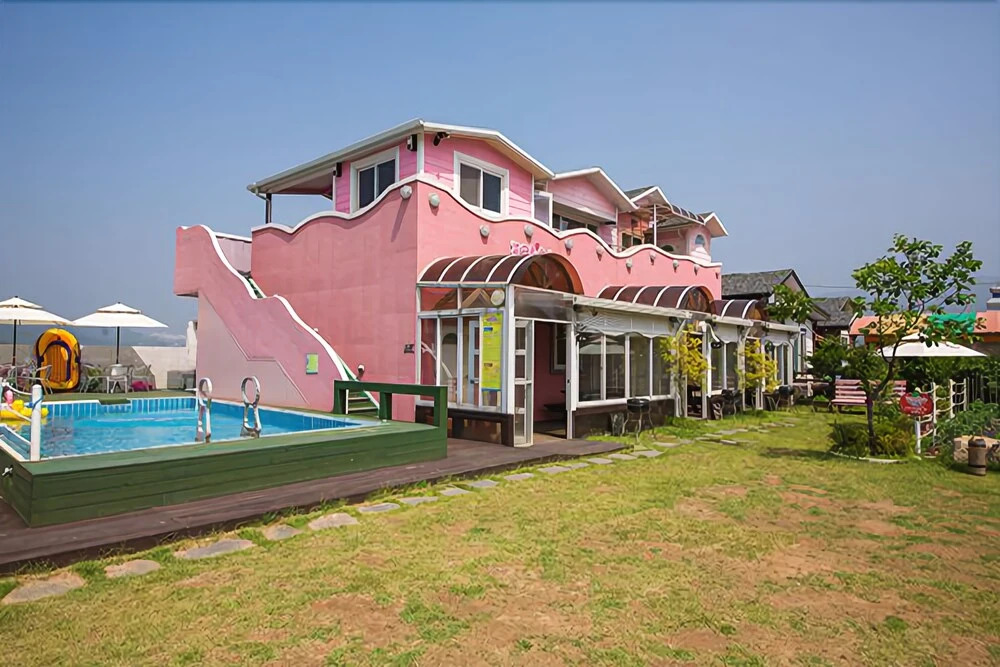 Ganghwa Pink House Pension