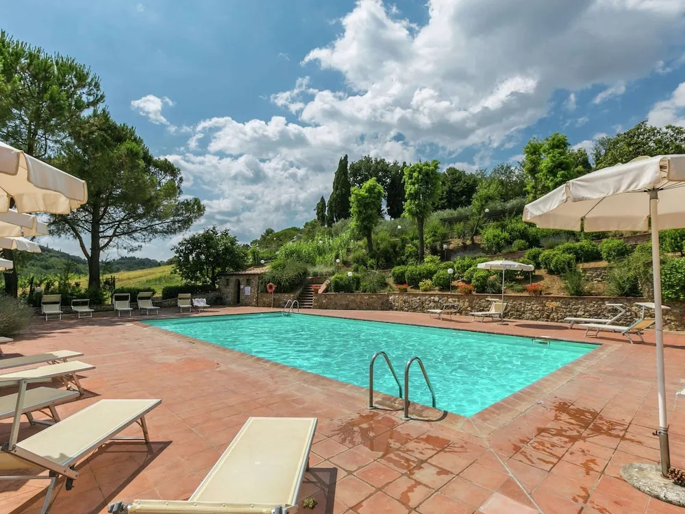 Cozy Holiday Home with Pool in Sienna Italy