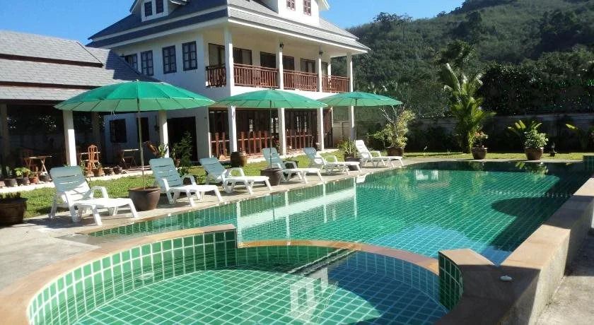 Villa Colina Khao Lak Rooms and Bungalows
