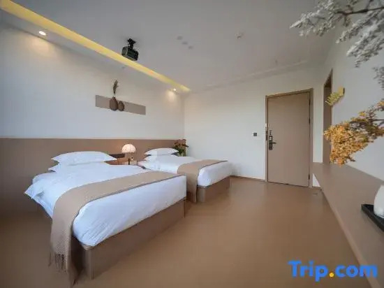 Xishang Mantingju Hotel (Jingdezhen People Square Tao Yang Alley)