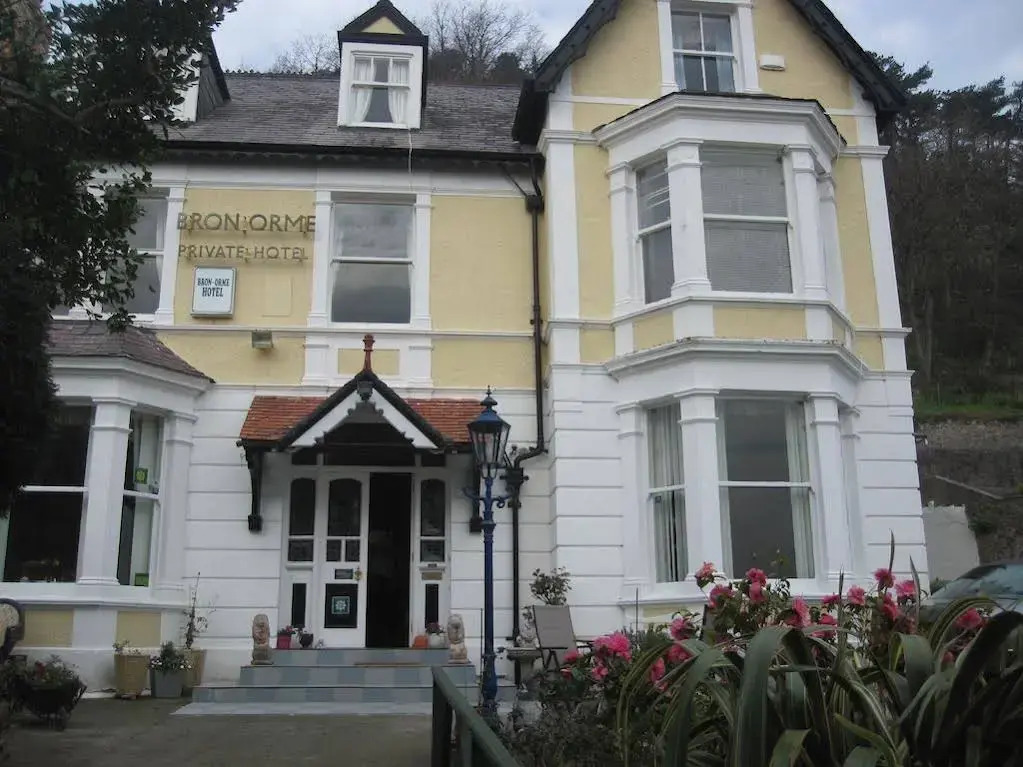 Bron Orme Private Hotel