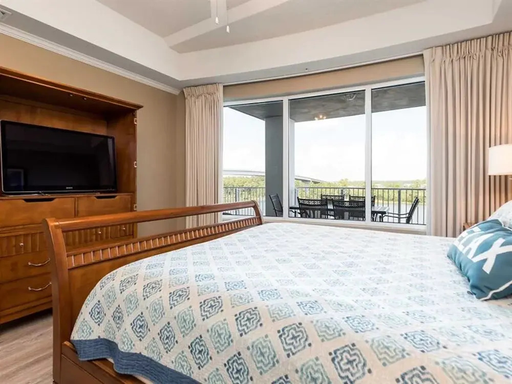 The Wharf 912