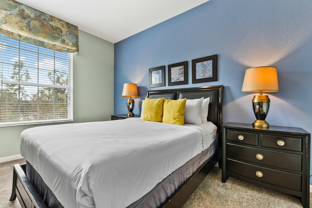 Vista Cay Condo w FREE Resort Access, near Disney