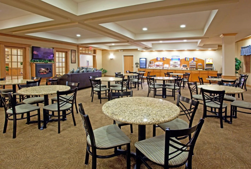 Holiday Inn Express Hotel & Suites Chesterfield - Selfridge Area by IHG