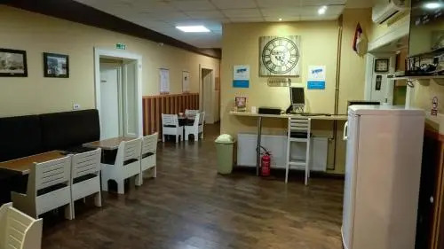 Play Hostel