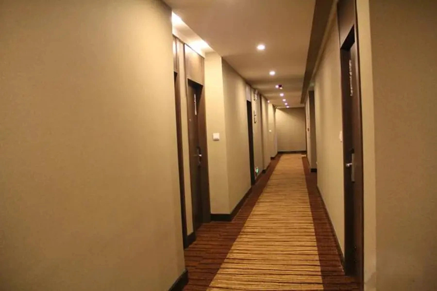 Yangguan 365 Hotel Xianning