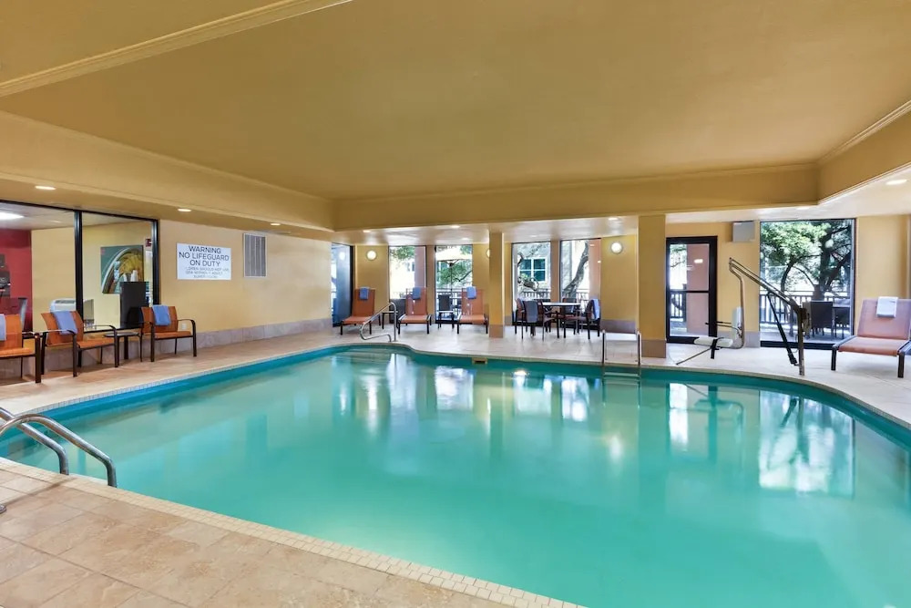 Courtyard by Marriott Austin The Domain Area