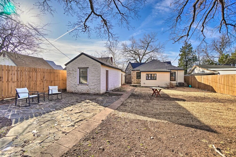 Lawton Home ~ 5 Mi to Fort Sill!