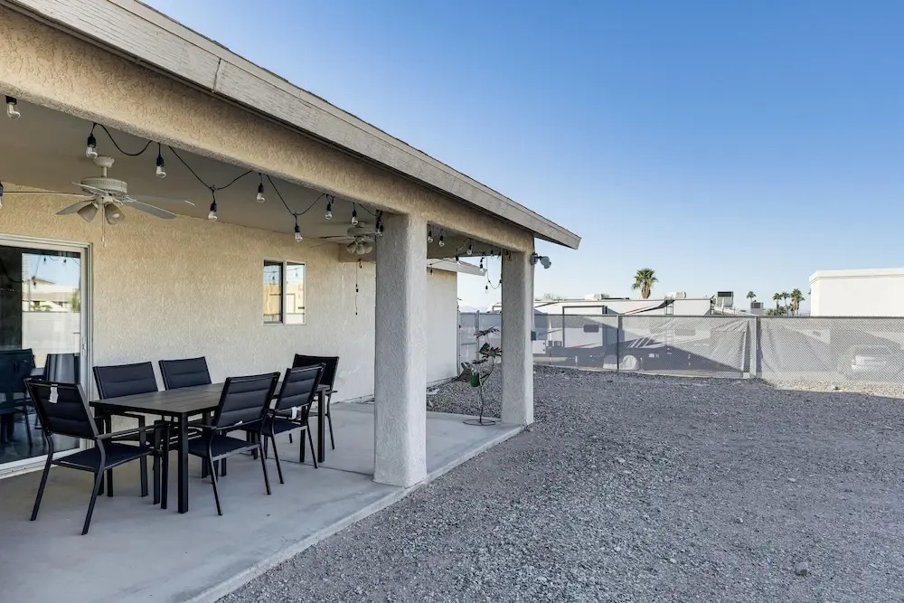 3 Mi to London Bridge: Home w/ Patio & Grill!