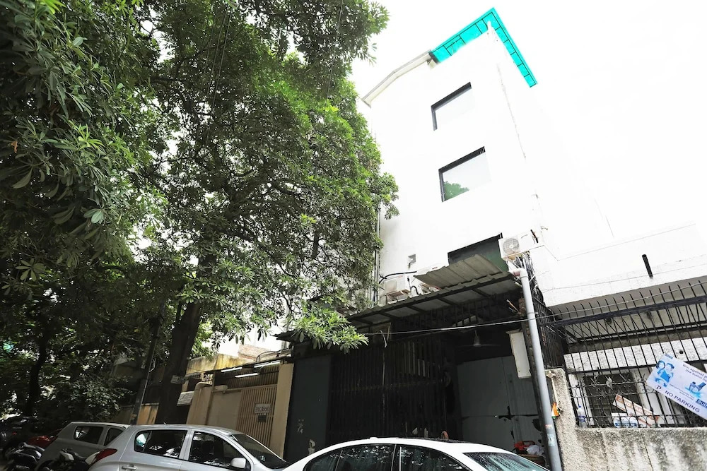 OYO 27927 Hotel Picasso