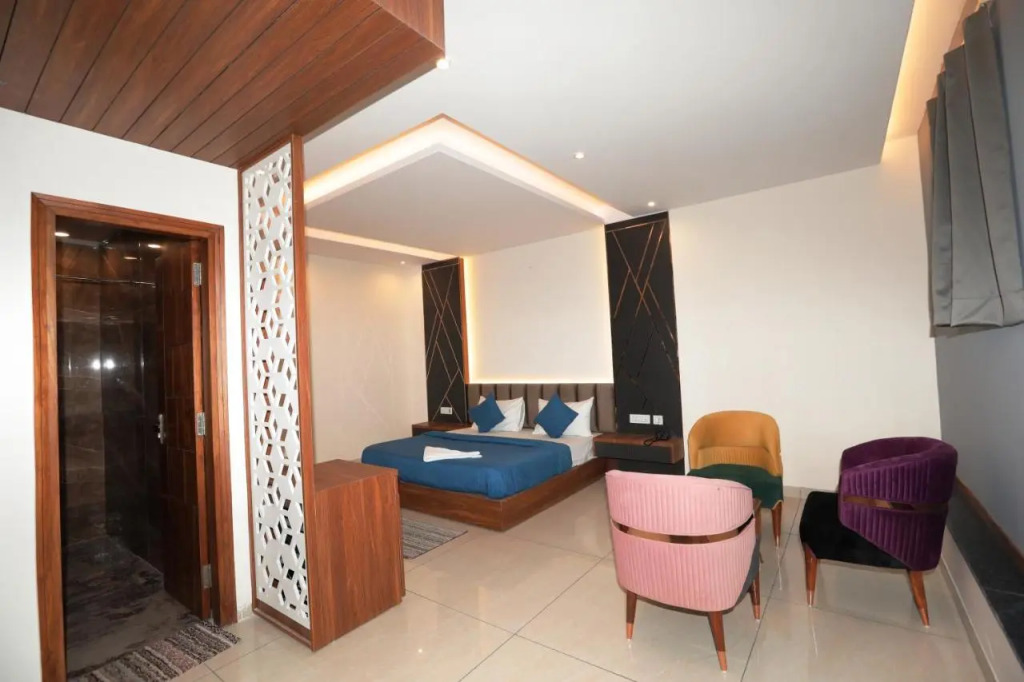 Hardik Palace By F9 Hotels