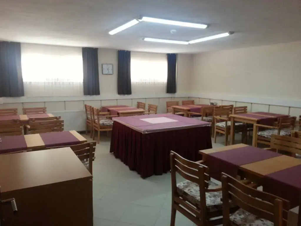 Akar Pansi̇yon