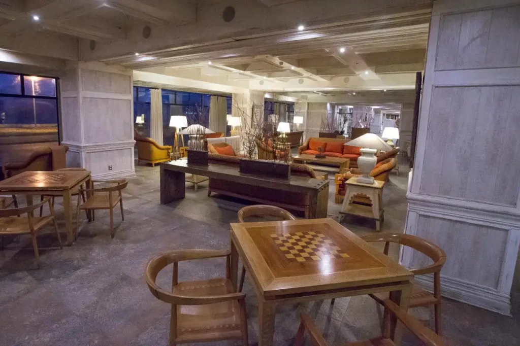 Hoteles Australis
