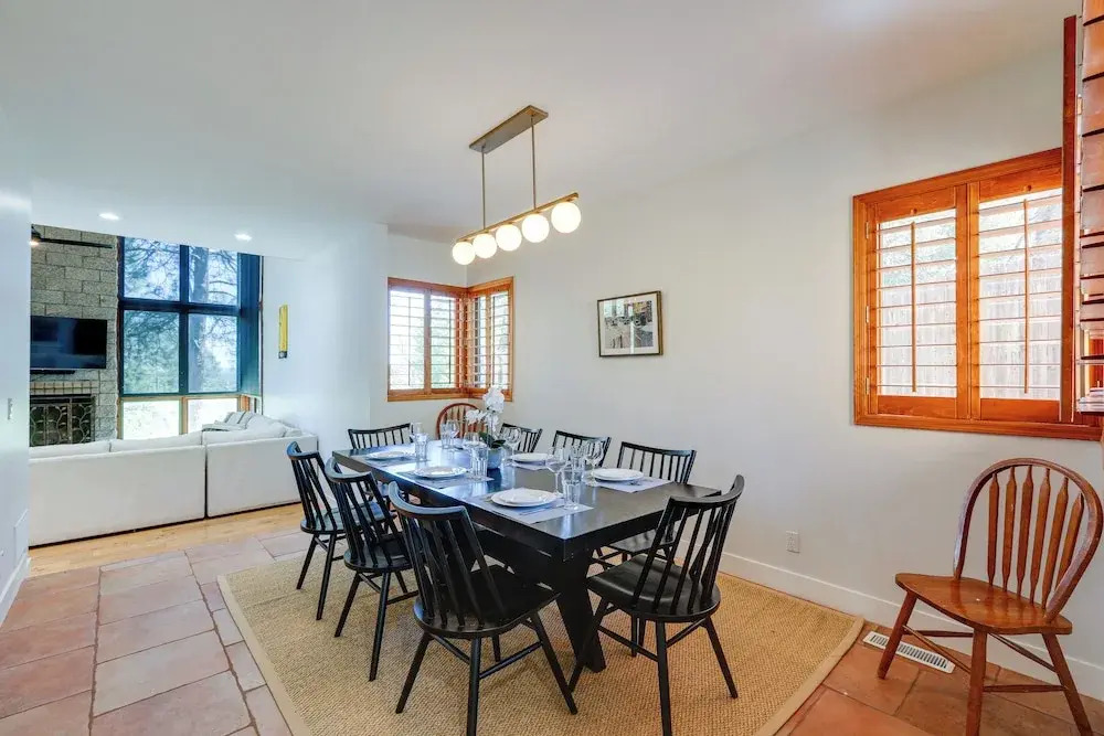 Spacious Flagstaff Home w/ Hot Tub & Fire Pit!
